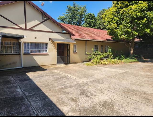 4 BEDROOM HOUSE FOR SALE IN MURRAYFIELD